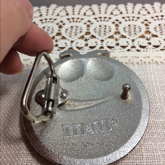 Red M&M Belt Buckle - Picture 7 of 8